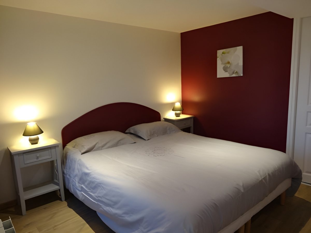 Chambre avec lit double